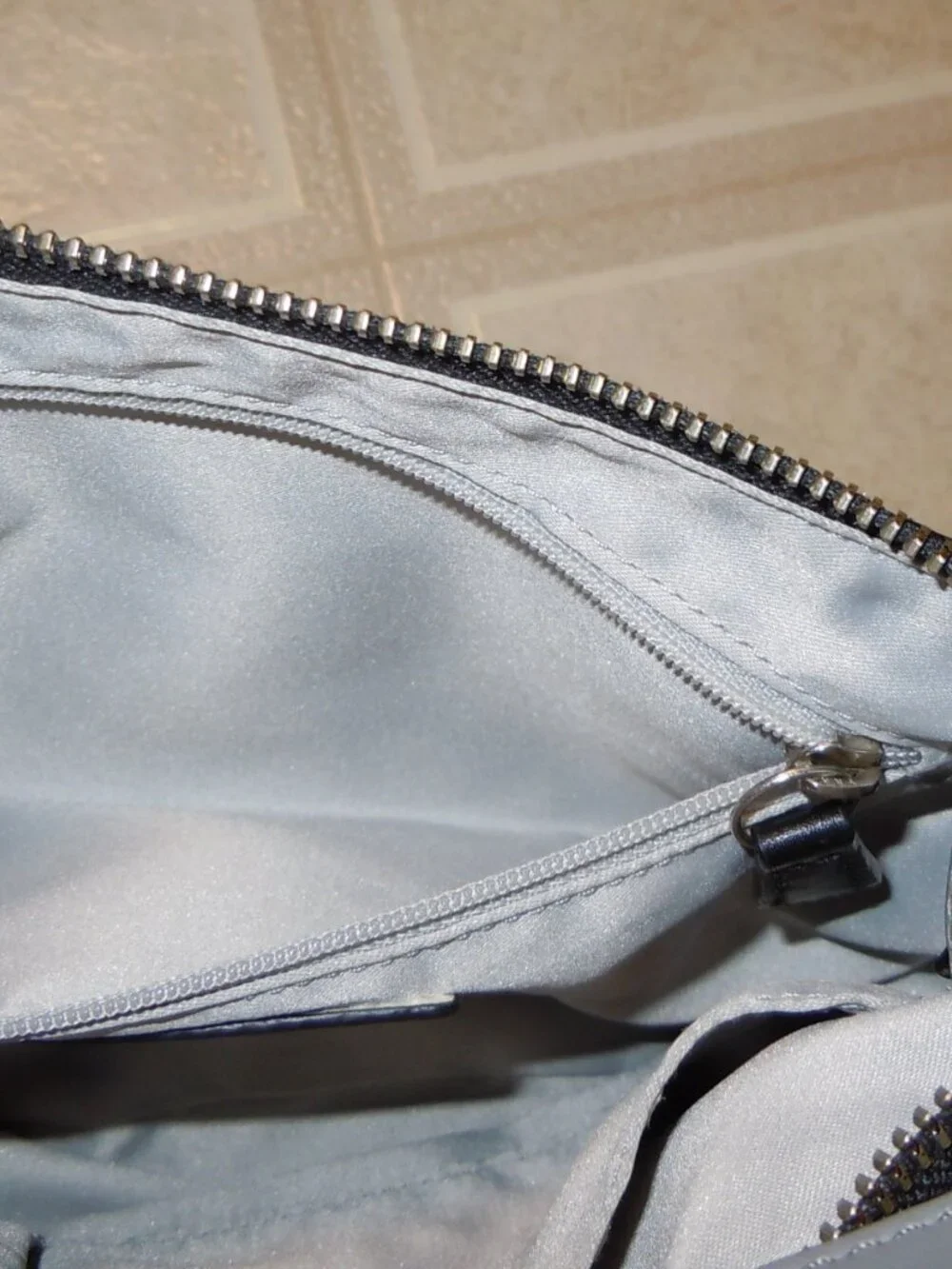 COACH BLACK & WHITE LEATHER HANDBAG F23084 EUC
